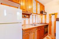 Kuchnia lub aneks kuchenny w obiekcie Apartments by the sea Tri Zala, Korcula - 9317