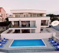 Bazén v ubytovaní Villa apartment Laganini alebo v jeho blízkosti