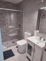 Koupelna v ubytování BAJ - Apartamentos en Playa Bajondillo, Torremolinos