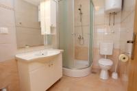Kúpeľňa v ubytovaní Apartments with a parking space Lumbarda, Korcula - 9474