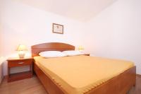 Posteľ alebo postele v izbe v ubytovaní Apartments with a parking space Orebic, Peljesac - 10075