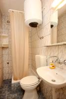 Kúpeľňa v ubytovaní Apartments with a parking space Orebic, Peljesac - 10075