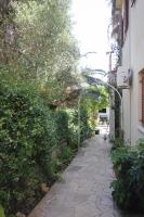 Vonkajšia záhrada v ubytovaní Apartments with a parking space Orebic, Peljesac - 10075