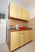 Kuchyňa alebo kuchynka v ubytovaní Apartments with a parking space Orebic, Peljesac - 10075