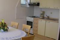 Kuchyňa alebo kuchynka v ubytovaní Apartments with WiFi Bol, Brac - 11728