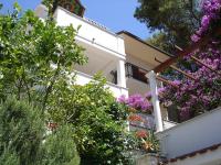 Vonkajšia záhrada v ubytovaní Apartments by the sea Trogir - 11895