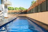 Bazén v ubytování Lodging Apartments Forum Llull nebo v jeho okolí
