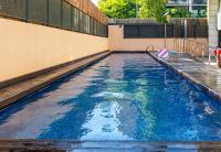 Bazén v ubytování Lodging Apartments Forum Llull nebo v jeho okolí