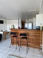 Kuchyňa alebo kuchynka v ubytovaní Appartement à 50 mètres de la Plage des Estagnots à Seignosse, Landes