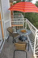 Balkón alebo terasa v ubytovaní Family friendly apartments with a swimming pool Vinisce, Trogir - 12676