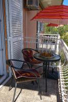 Balkón alebo terasa v ubytovaní Family friendly apartments with a swimming pool Vinisce, Trogir - 12676
