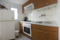 Kuchyňa alebo kuchynka v ubytovaní Apartment Mavarstica 12696a