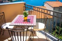 Balkón alebo terasa v ubytovaní Apartments and rooms by the sea Brela, Makarska - 13118
