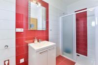 Kúpeľňa v ubytovaní Apartment Nin 13172c