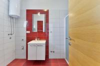 Kúpeľňa v ubytovaní Apartment Nin 13172c