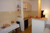 Kuchyň nebo kuchyňský kout v ubytování Apartments with parking spaces Supetar, Brac - 13180