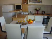 Kuchyň nebo kuchyňský kout v ubytování Apartments with parking spaces Supetar, Brac - 13180