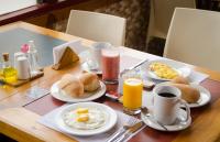 Các lựa chọn bữa sáng cho khách tại Hotel Oro Negro
