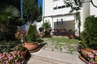 Vonkajšia záhrada v ubytovaní Apartments with a parking space Pula - 14565