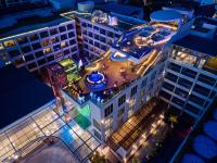 La alberca dentro o cerca de The Kee Resort & Spa