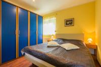 Posteľ alebo postele v izbe v ubytovaní Family friendly apartments with a swimming pool Opatija - Volosko, Opatija - 15071