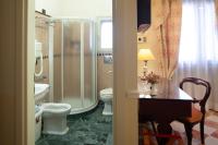Hotel Trinacriaにあるバスルーム