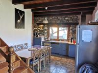 Kuchyň nebo kuchyňský kout v ubytování Très belle maison typique proche de Saint-Lary