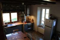 Kuchyň nebo kuchyňský kout v ubytování Très belle maison typique proche de Saint-Lary