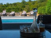 Bazén v ubytování Luxury Villa Surrounded by Greenery nebo v jeho okolí