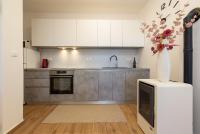 Kuchyňa alebo kuchynka v ubytovaní La Prima Privlaka Luxury Apartments I