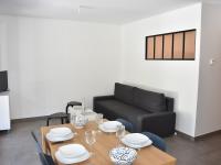 Posedenie v ubytovaní Appartement moderne avec grande terrasse, proche téléphérique et centre aqualudique à Pralognan-la-Vanoise - FR-1-464-208