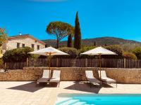 Bazén v ubytovaní La Bastide des Oliviers Provence - Mirabel aux Baronnies alebo v jeho blízkosti