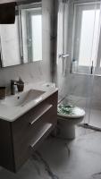 Kúpeľňa v ubytovaní Apartamento nuevo cerca de la costa y a 15 min de Bilbao!