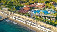 Bazén v ubytování Crystal Flora Beach Resort - Ultimate All Inclusive nebo v jeho okolí