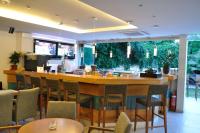TV a/nebo společenská místnost v ubytování Corfu Mare Hotel -Adults only