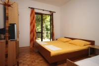 Posteľ alebo postele v izbe v ubytovaní Apartments by the sea Podaca, Makarska - 2617