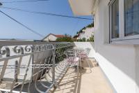 Balkón alebo terasa v ubytovaní Apartments by the sea Duce, Omis - 2992