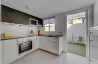 Kuchyň nebo kuchyňský kout v ubytování VILLA PALMA CANARIAS