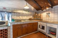 A kitchen or kitchenette at Casa Rural La Capellania