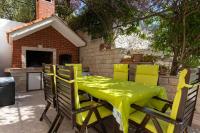 Patio alebo iná vonkajšia časť ubytovania Apartment Mimice 2805b