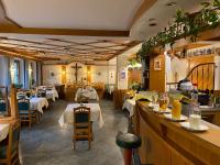 Restauracja lub miejsce do jedzenia w obiekcie Hotel Gasthof Islitzer