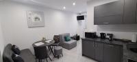 Kuchyňa alebo kuchynka v ubytovaní Apartman Julija 2