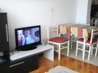 TV a/nebo společenská místnost v ubytování Apartments by the sea Igrane, Makarska - 5266