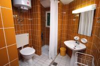 Koupelna v ubytování Apartments by the sea Igrane, Makarska - 5266