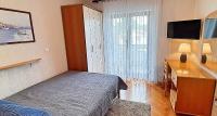 Posteľ alebo postele v izbe v ubytovaní Apartments with parking spaces Sveti Anton, Krk - 5288