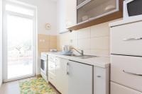 Kuchyňa alebo kuchynka v ubytovaní Apartment Krk 5294b