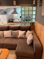 Posezení v ubytování La Marina Urb, Beautiful 4 bedroom House, Alicante, San Fulgencio, Spain