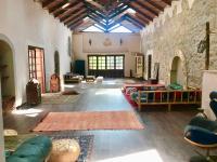 Część wypoczynkowa w obiekcie Room in Villa - Beautiful Accommodation At The Heart Of Andalusia