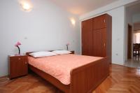 Posteľ alebo postele v izbe v ubytovaní Apartments with a parking space Tkon, Pasman - 6216