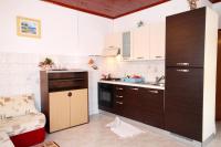Kuchnia lub aneks kuchenny w obiekcie Apartments by the sea Brgulje, Molat - 6250